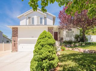 1143 E Castle Dale Cir, Sandy, UT 84094