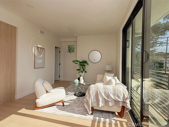 4th image of 1025 La Cadena Ave #A