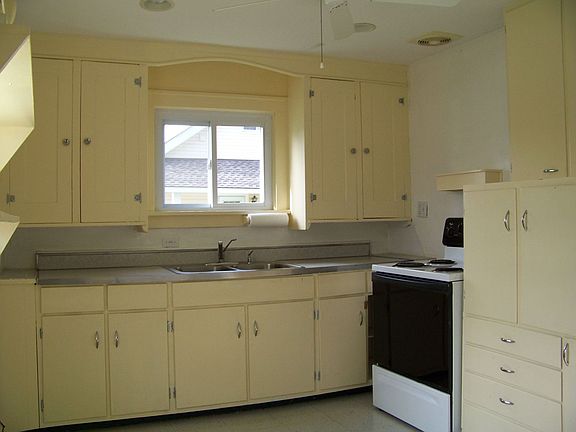 3rd image of 361 West St