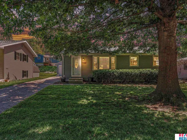 9336 Tomahawk Blvd, Omaha, NE 68134