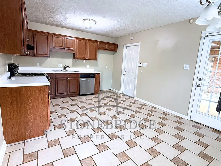 177 Cedar Bend Dr — Photo 6