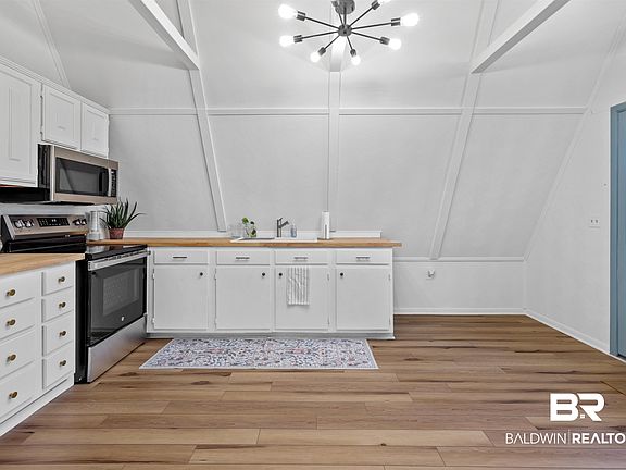 4th image of 16390 Juniper Ln