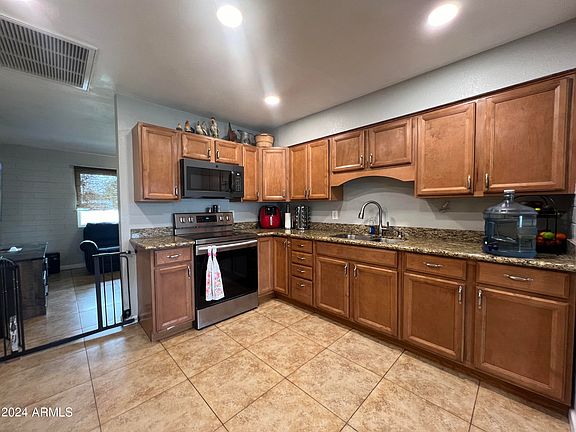 4th image of 1340 W CRESCENT Avenue W