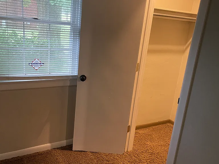 1403 E Main St — Photo 18