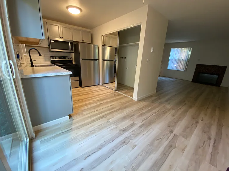 6904 N Richmond Ave #6914 — Photo 2
