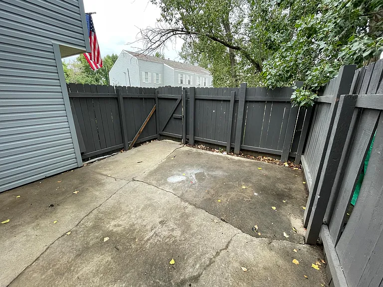 850 Sir Galahad Dr #B — Photo 15