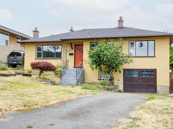 915 Inskip St, Esquimalt, BC V9A 4J6