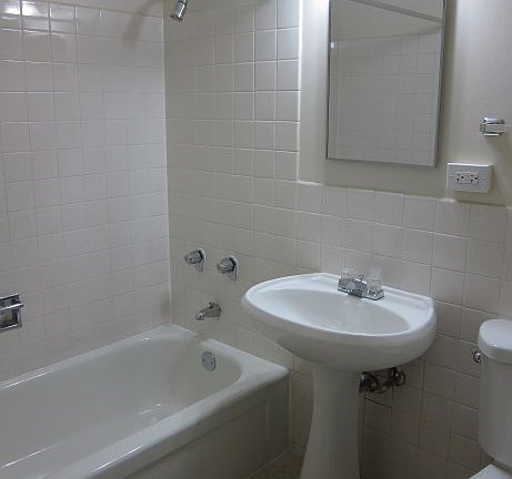 2nd image of 6430 S Stony Island Ave