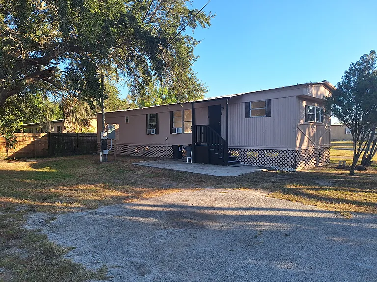 11210 Sunset View Ln — Photo 1
