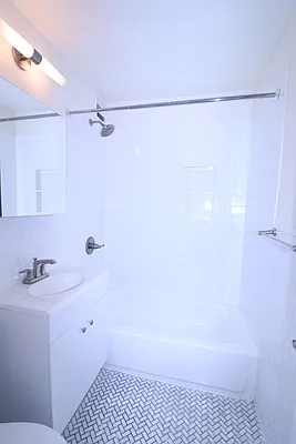 Rented by Oxford Property Group | media 8