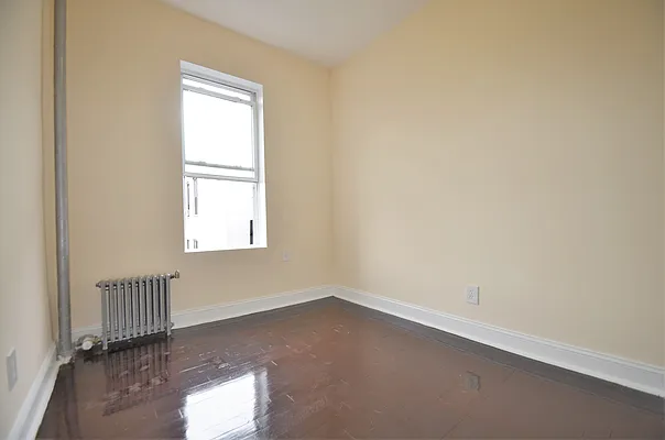 Rented by CITY SKYLINE REALTY INC | media 23