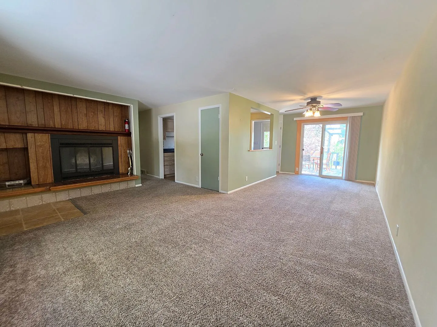 *Available Now* 5-Bedroom Home With Finished Basement, Large Backyard & Attached Garage — Photo 2