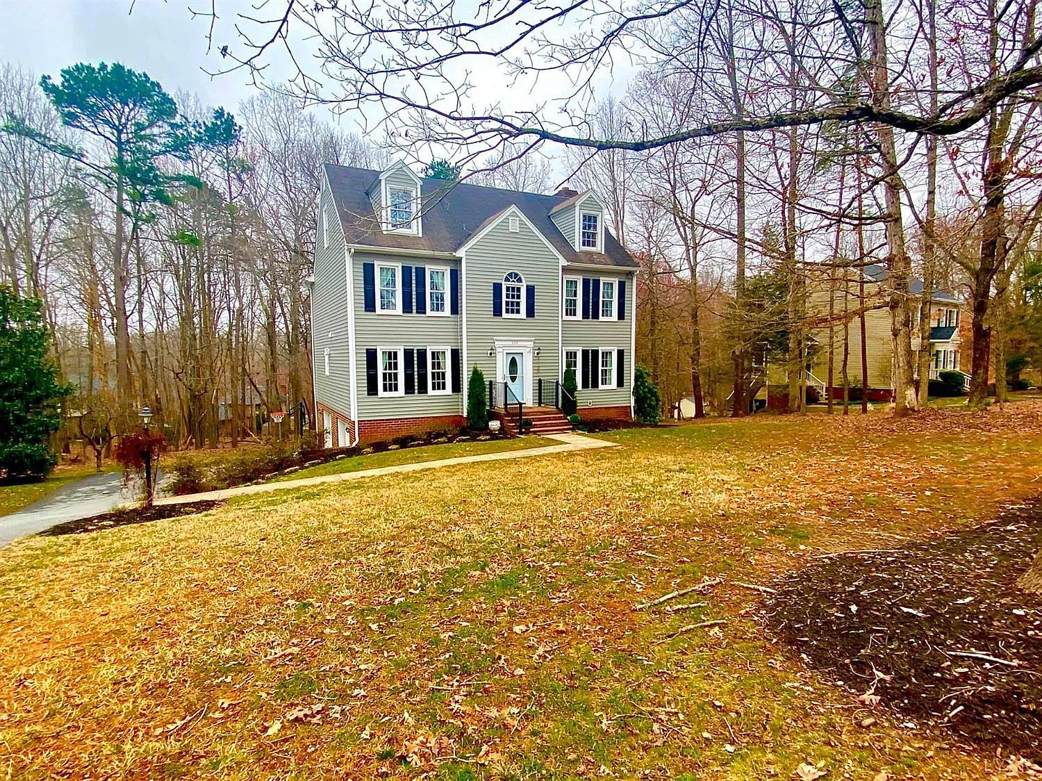 720 Lake Vista Dr photo 1