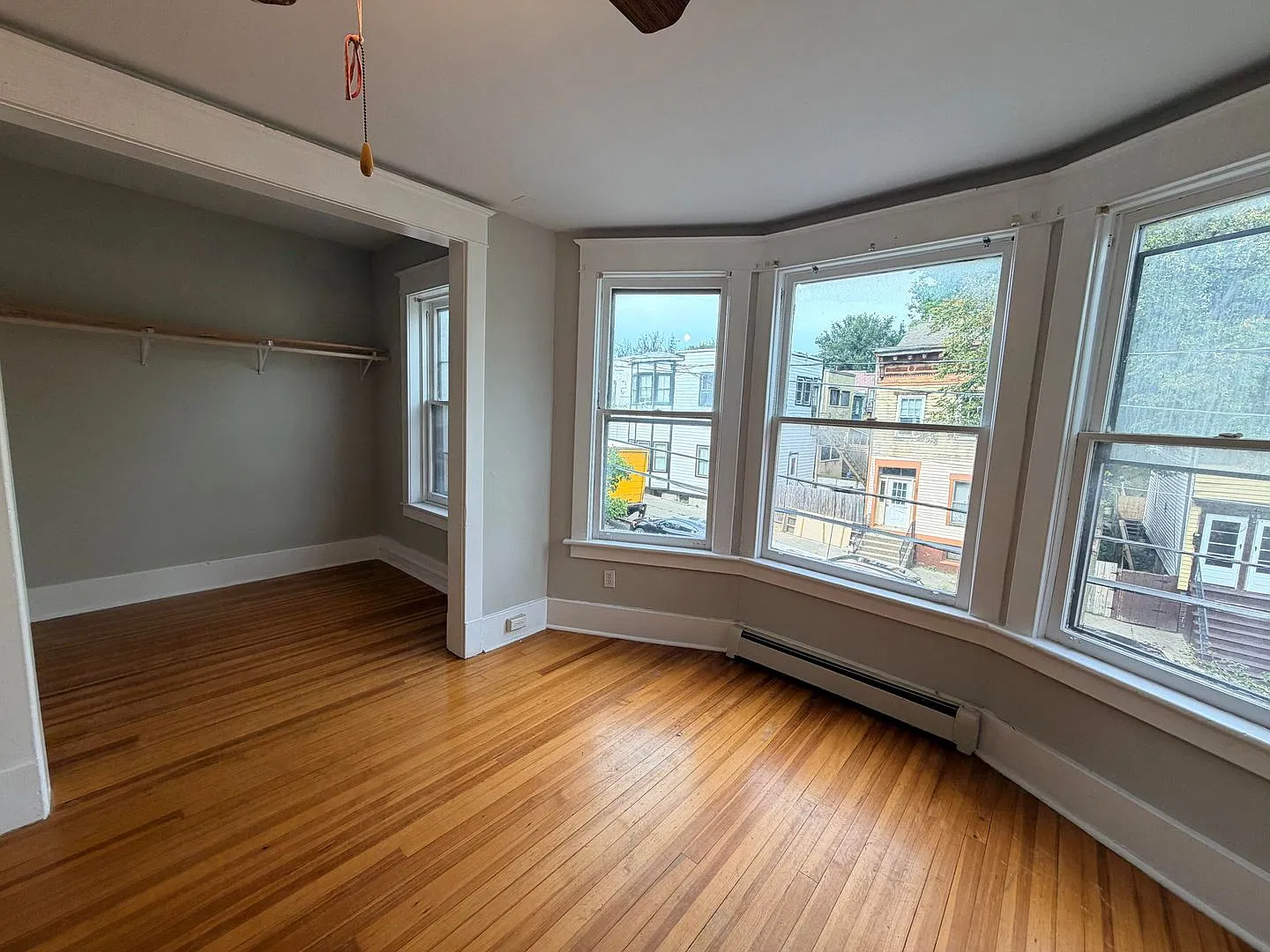 212 Myrtle Ave — Photo 2