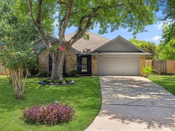 5919 Santa Fe Cir, Dickinson, TX 77539