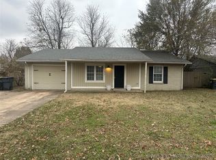 1046 E 144th St, Glenpool, OK 74033