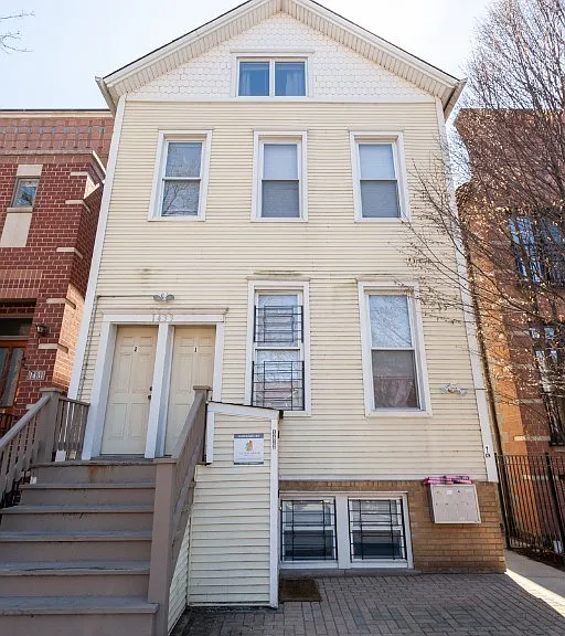 1433 W Oakdale Ave #2 — Photo 1