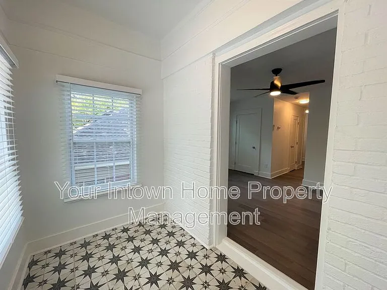 1215 Euclid Ave NE #7 — Photo 14