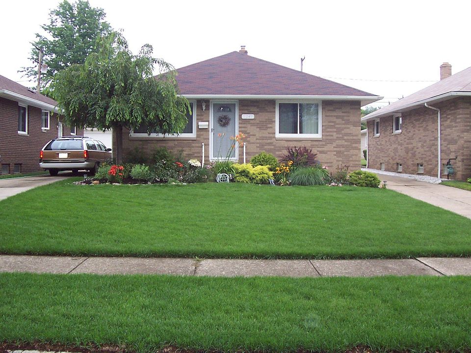 New front / back lawn - 2005