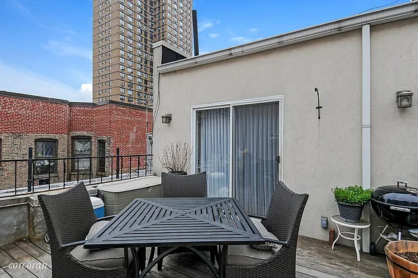 Sold by Corcoran | media 7