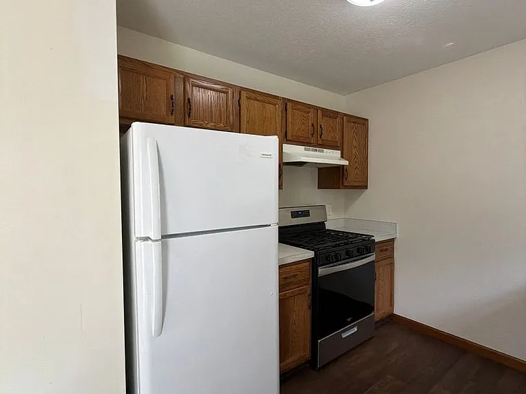 819 Colonial Manor Dr — Photo 6