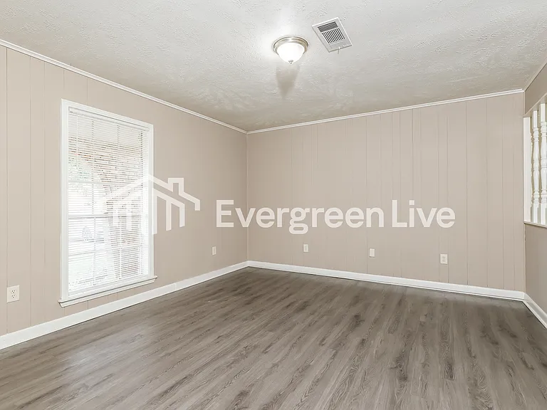 2839 Teasley Dr — Photo 5