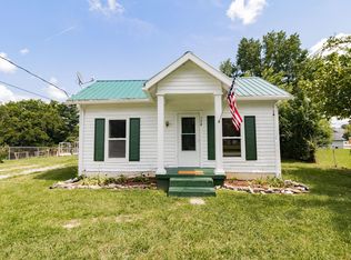 104 Charlton St, White Bluff, TN 37187