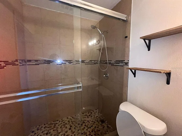 1665 W Oak Ridge Rd #C — Photo 23