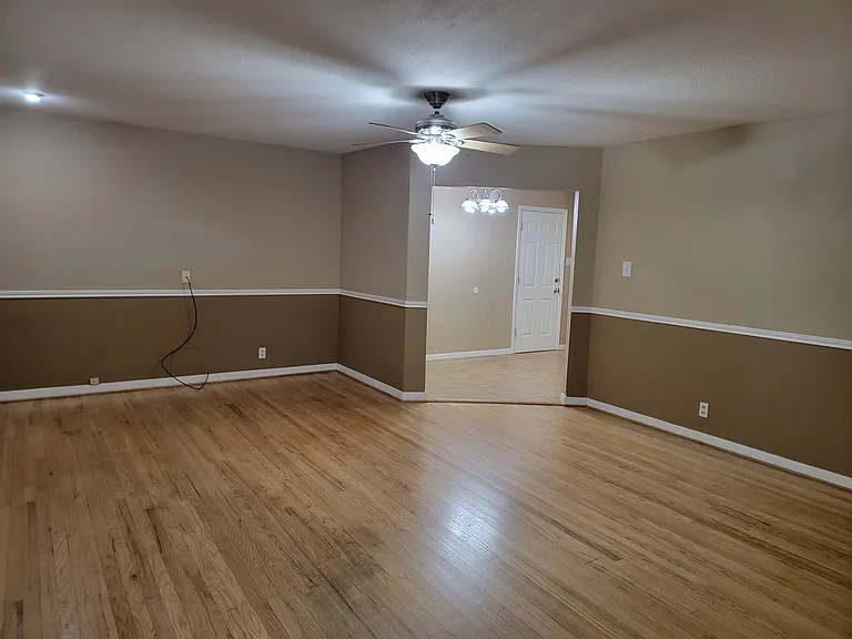 1312 Lafayette Dr — Photo 4