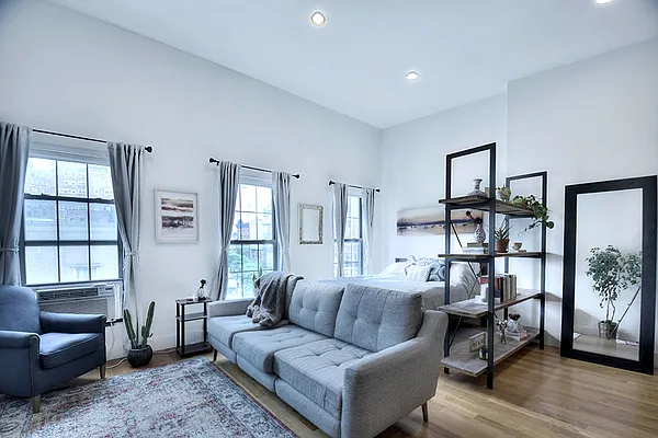 Rented by Urbane Brokerage | media 16