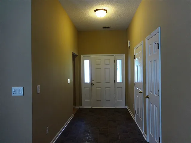 Building Photo - 8777 Tigershark Ave
