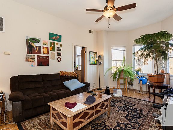 3rd image of 1116 N Rockwell St #3
