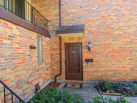 2nd image of 31 Stillmeadow Dr #31B