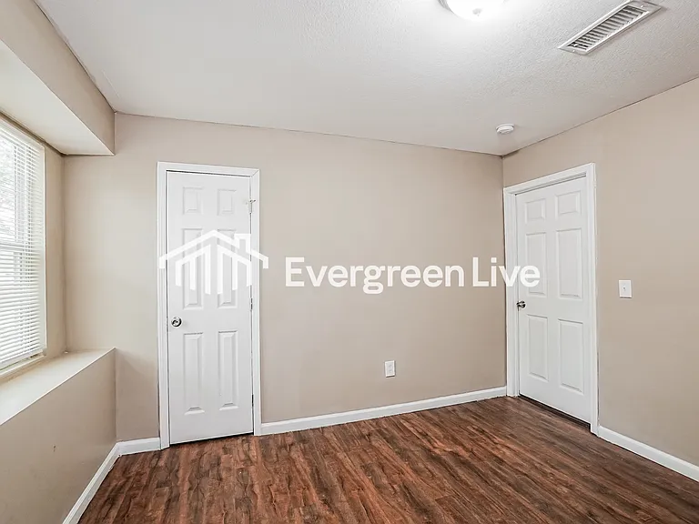 513 Sycamore Cir — Photo 11