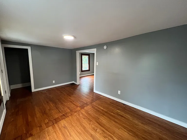 135 Annetta St — Photo 15