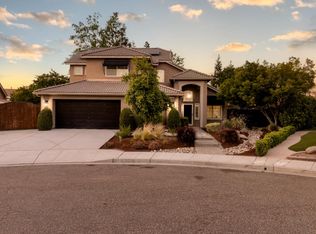 2176 E Pinehurst Ave, Fresno, CA 93730