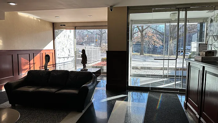 Sold by Coldwell Banker Signature Properties | media 20