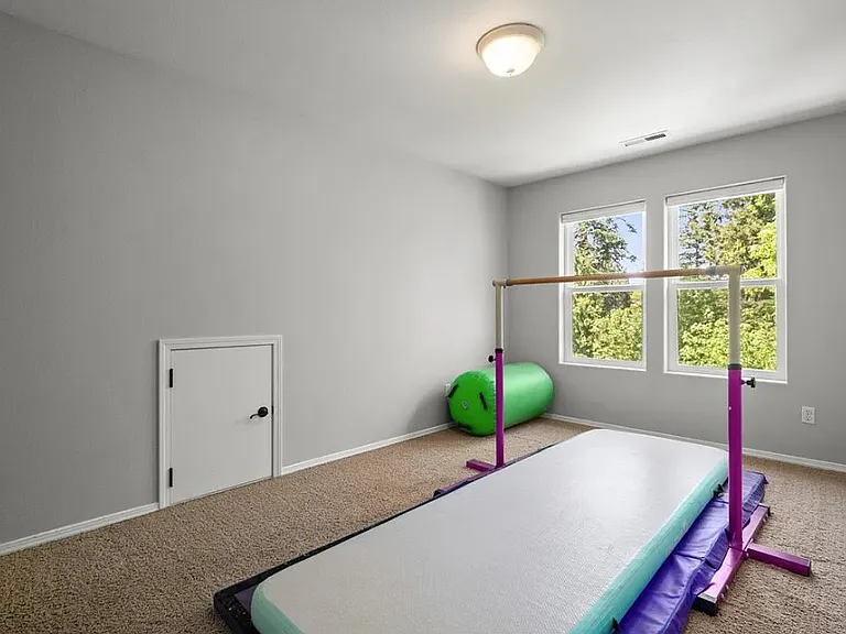 15812 NE 18th Ct — Photo 8