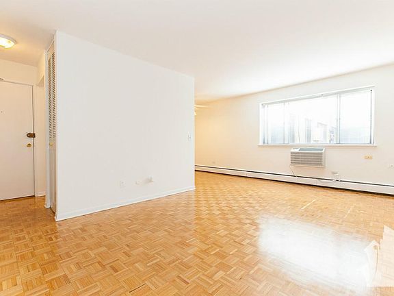 2nd image of 443 W Barry Ave #334C