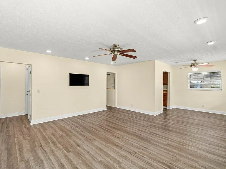 640 Jaeger Dr — Photo 5