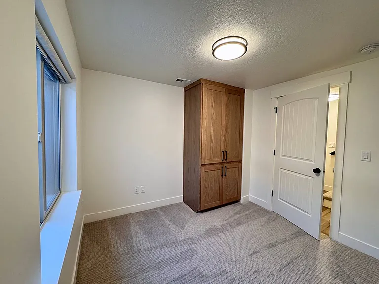 698 S Lake View Dr #B — Photo 24