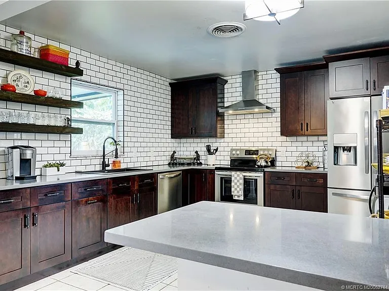 905 SE Flamingo Ave — Photo 4