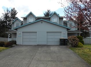 Cozy 3 bedroom Duplex in Berry Valley Estates, Yelm, WA 98597