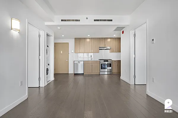 Rented by REZI | media 23