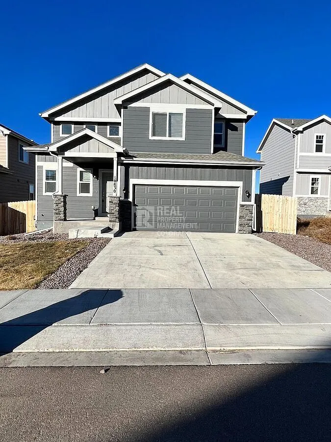 Amazing Ranch Home with Fully Fenced Backyard — Photo 1