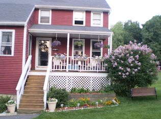 3 Rowell St, Amesbury, MA 01913