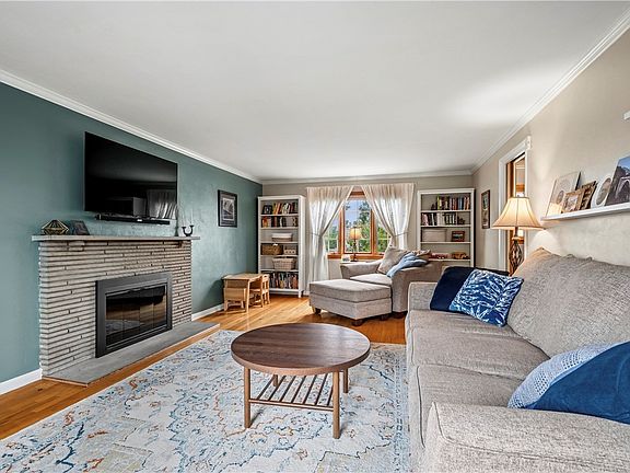 3rd image of 943 Biltmore Ave