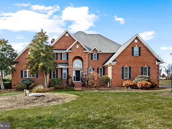 257 Church Point Ln, Colonial Beach, VA 22443