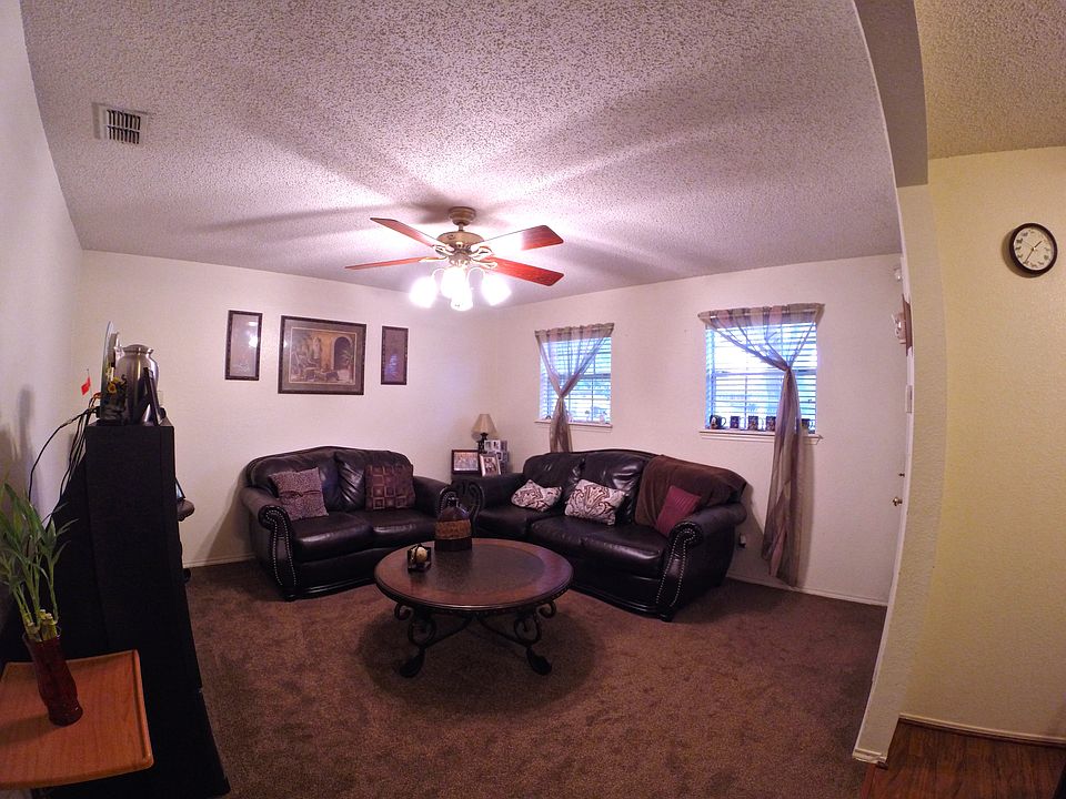 2nd image of 3921 Yucca Ave