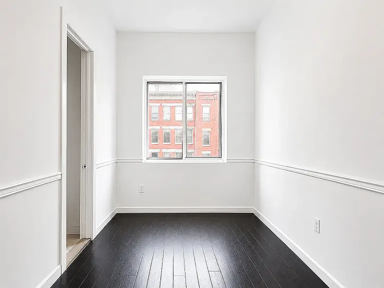 436 Wilson Ave #2V — Photo 4